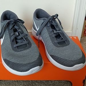 New, Nike Men's Flex Experience RN 7 shoes S 11.5